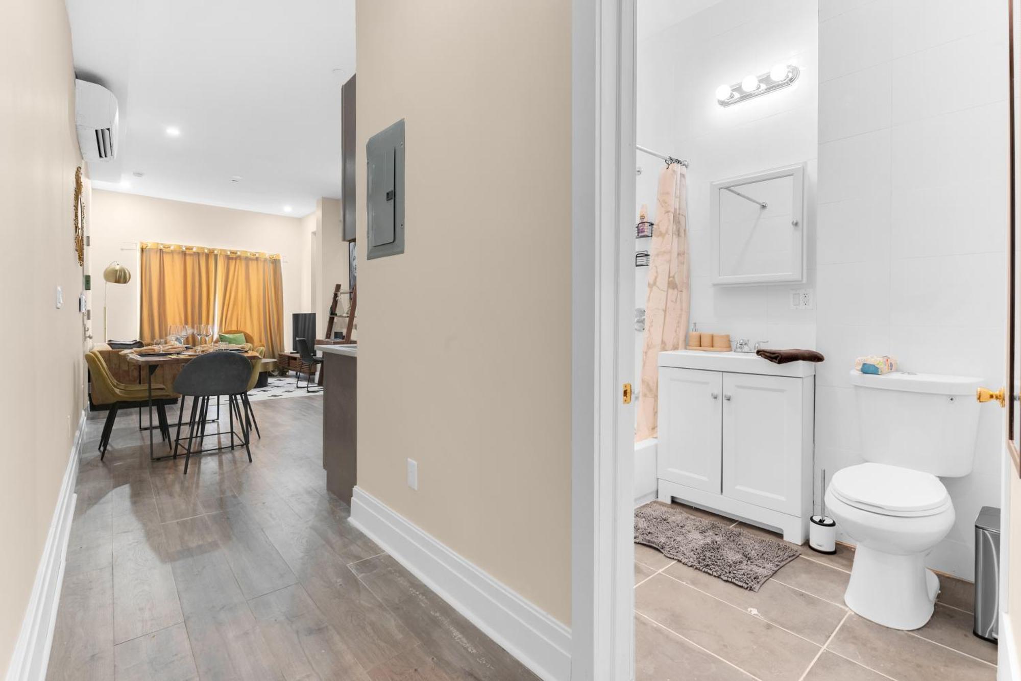 Appartamento Charming 2Br Bkyrd Near Williamsburg New York Esterno foto