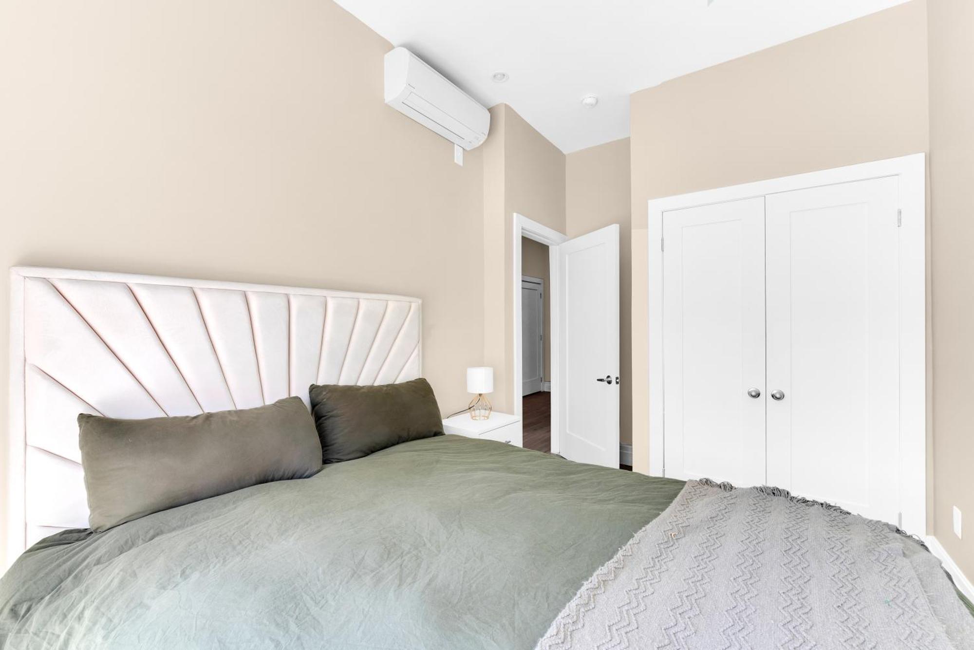 Appartamento Charming 2Br Bkyrd Near Williamsburg New York Esterno foto
