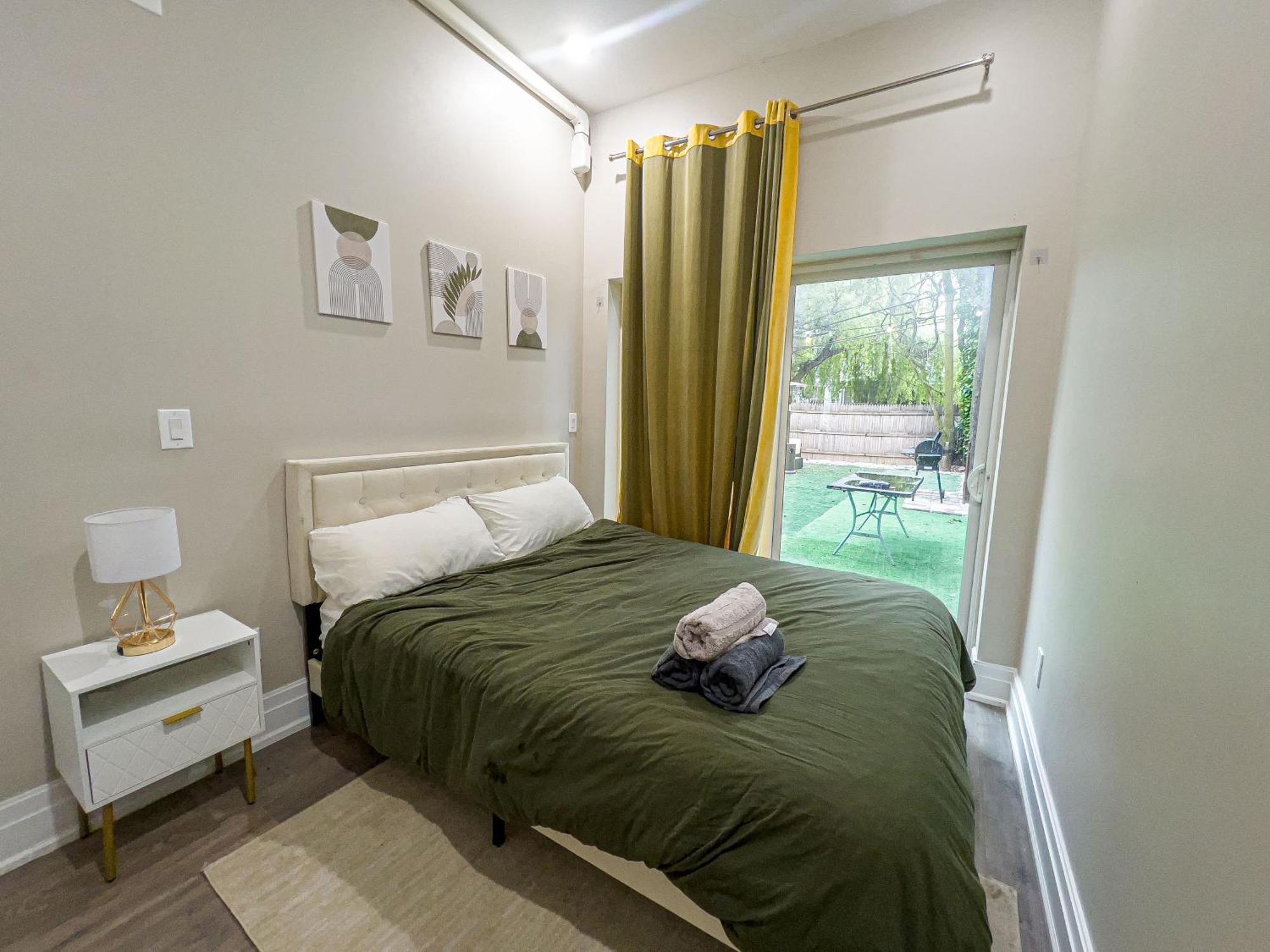 Appartamento Charming 2Br Bkyrd Near Williamsburg New York Esterno foto